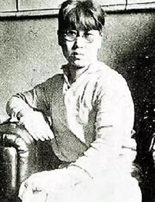 8岁成孤儿,14岁入青楼,潘玉良深爱丈夫,却将他拱手让与别人