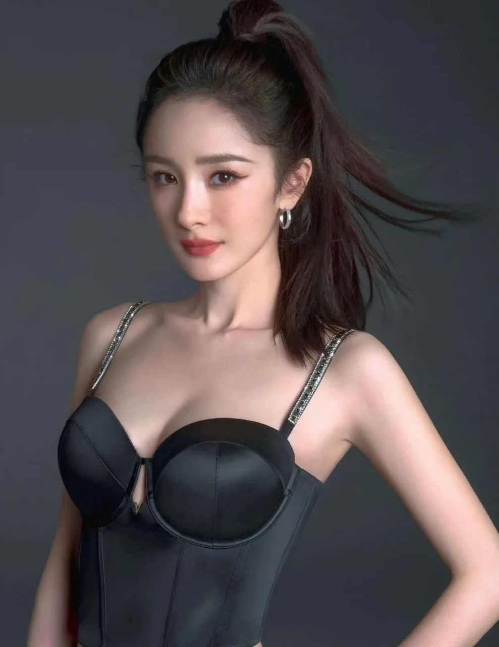 杨幂,黑色内衣,"大幂幂"不是白叫 #动态夏日征集令