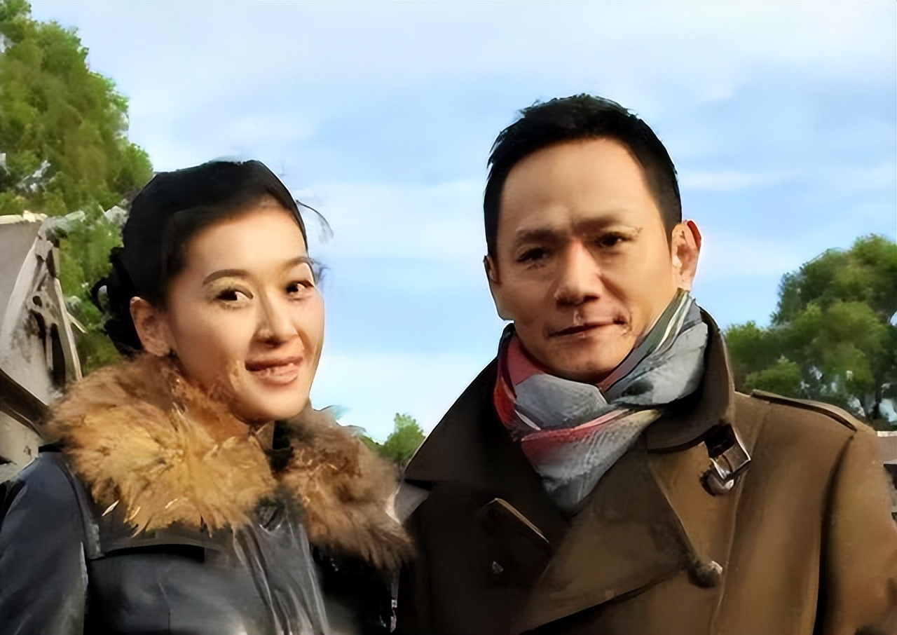 果靖霖深爱亡妻14年,悲痛欲绝,现在重新找到生活的色彩