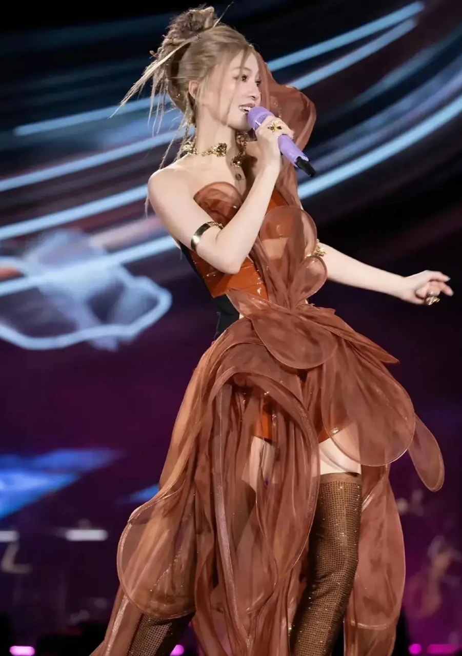 好不容易开一次演唱会,却赔了老公又输给了张韶涵!