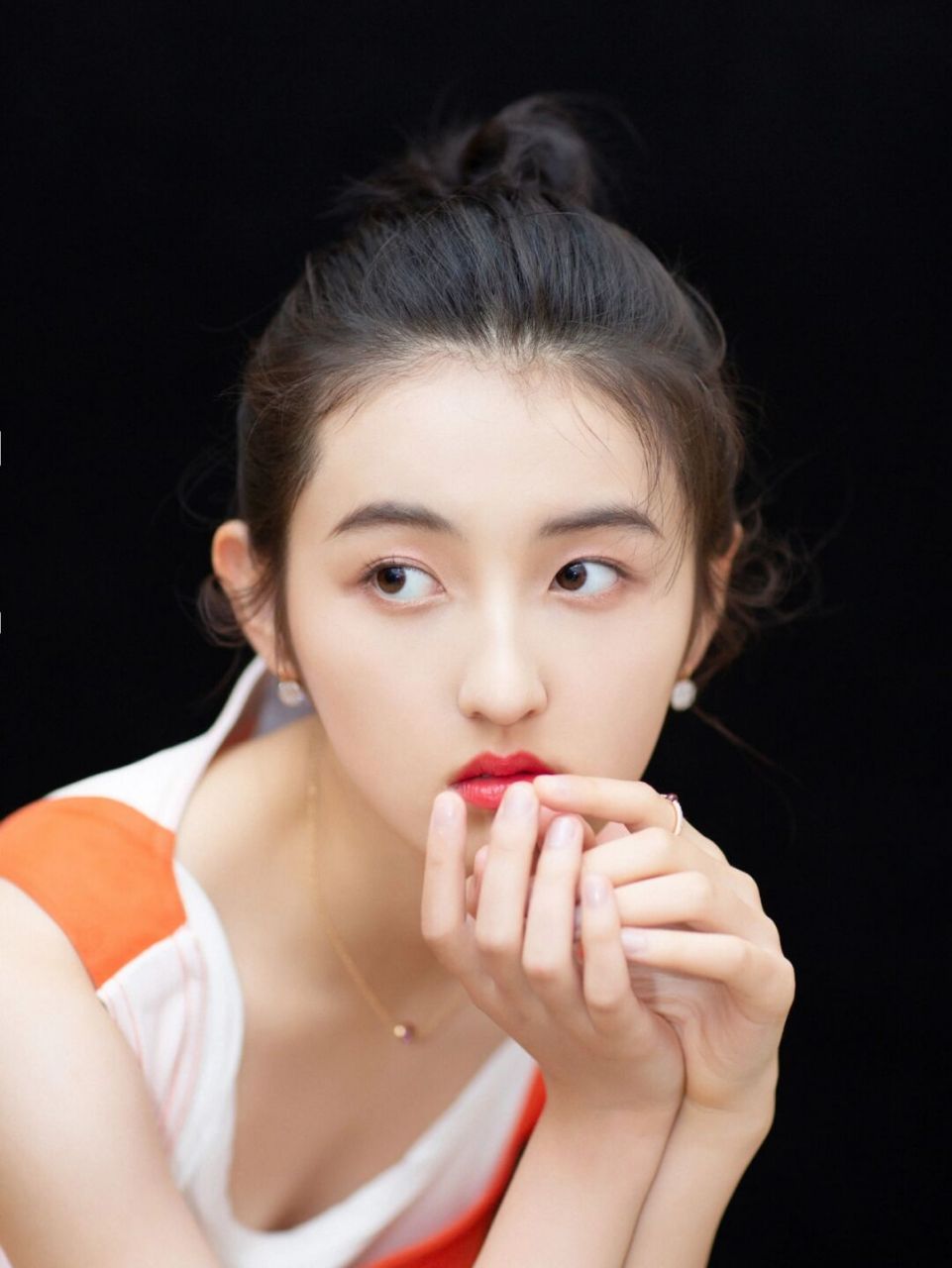 张子枫真的是从小看到大,越变越有女人味