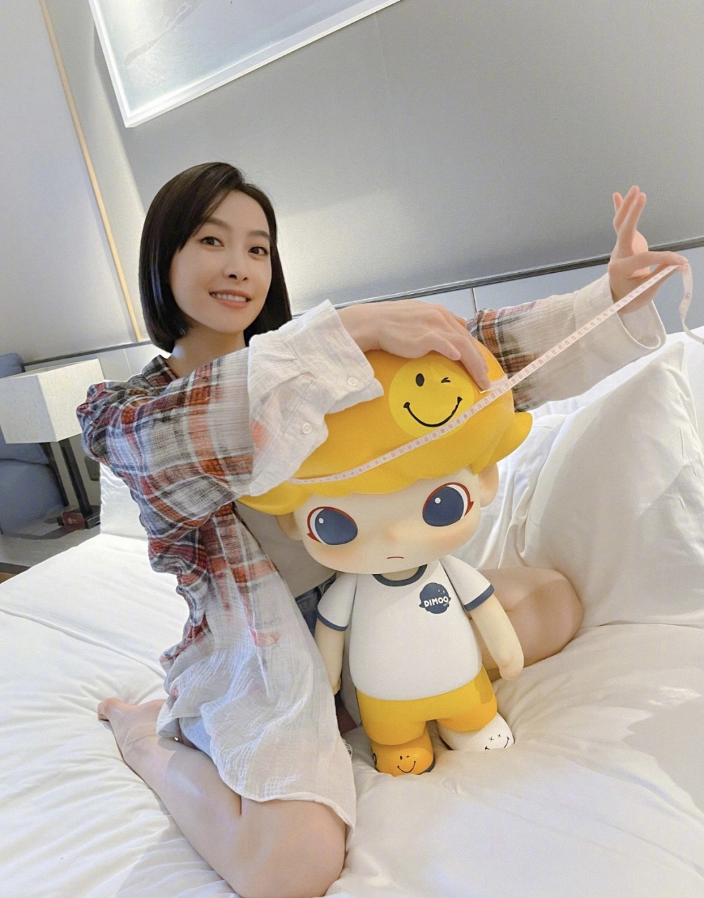 宋茜甜美可爱的样子很淑女