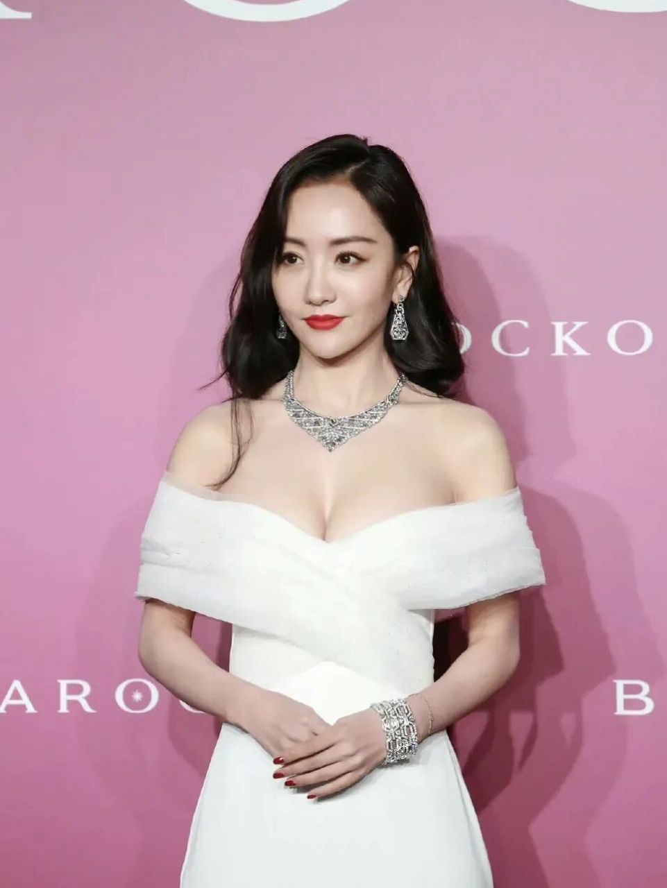 杨蓉40岁魅力不减,新造型养眼又性感,真美