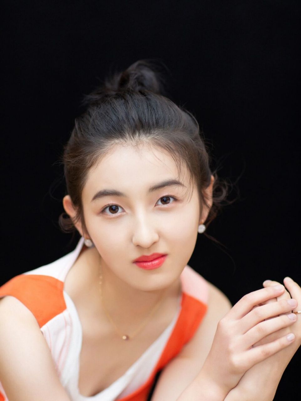 张子枫真的是从小看到大,越变越有女人味