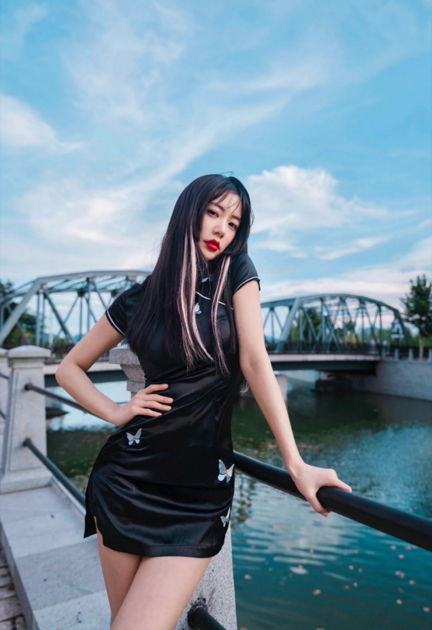 韩国大美女克拉拉也是可甜可御的