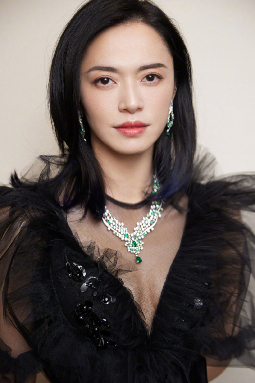 41岁姚晨新造型"真豪放