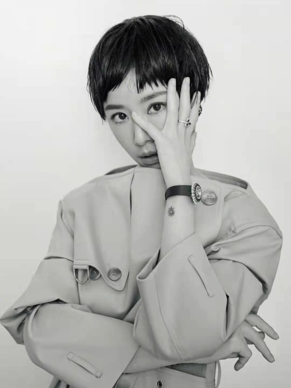 林心如换新发型,剪成短发气质更是出众