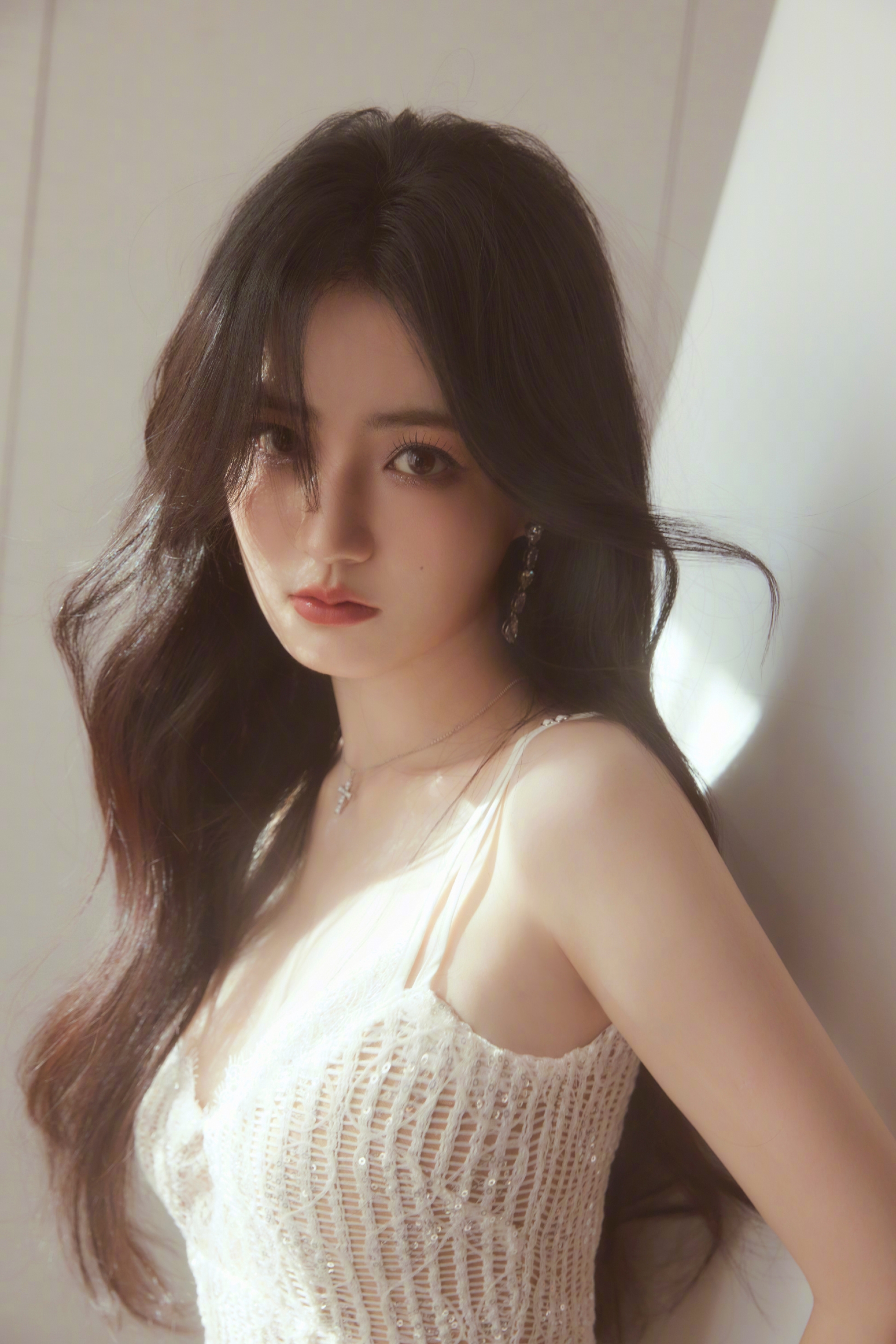 优雅与时尚的完美融合,徐璐美装赏析