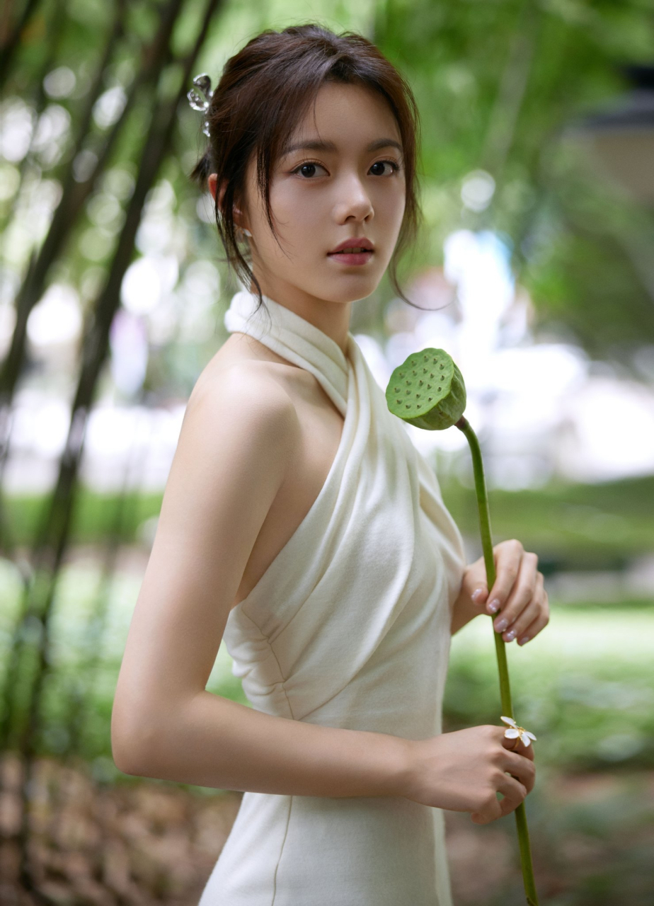 00后女明星高颜值你能想到谁?