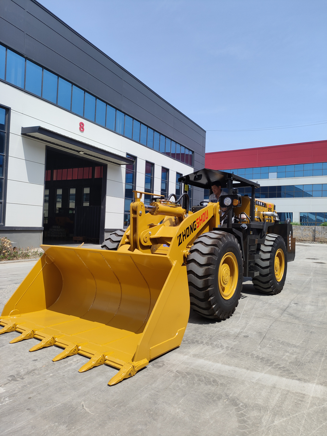 矿山井下专用铲车