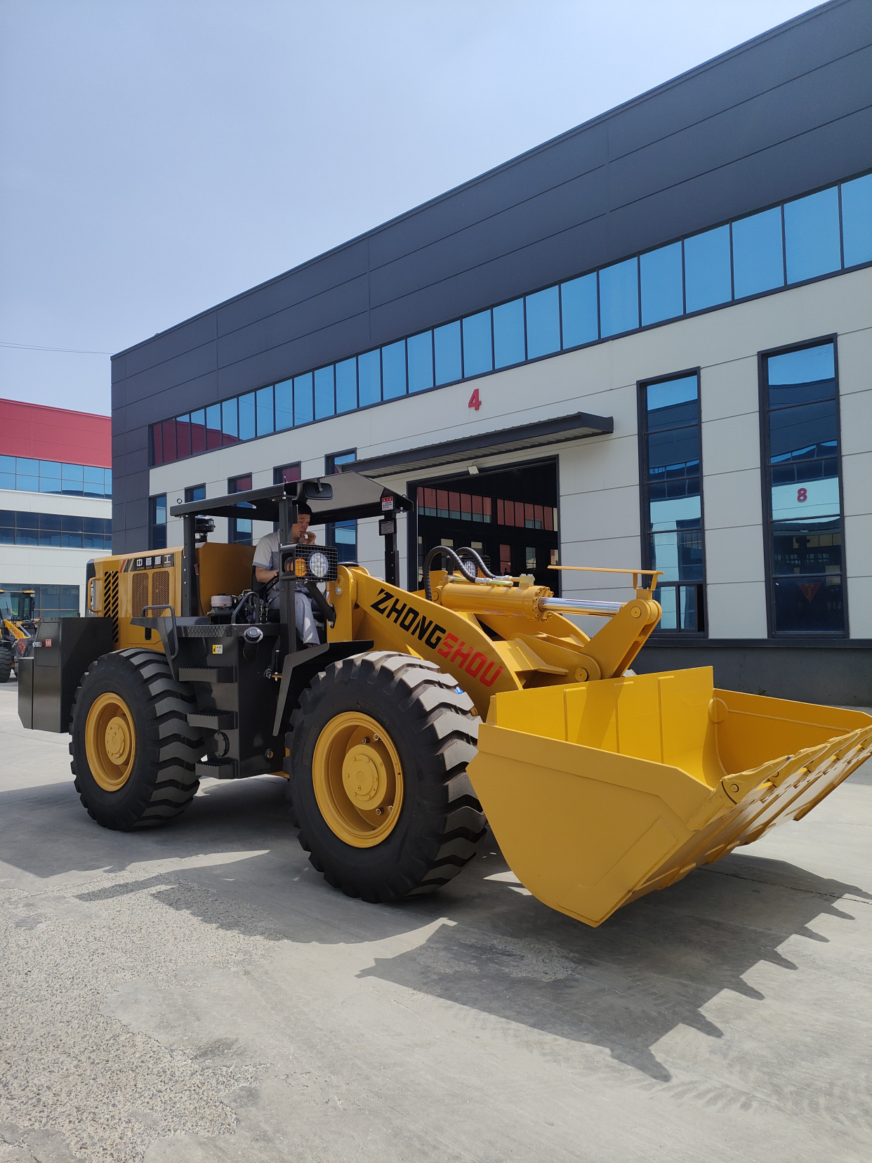 矿山井下专用铲车