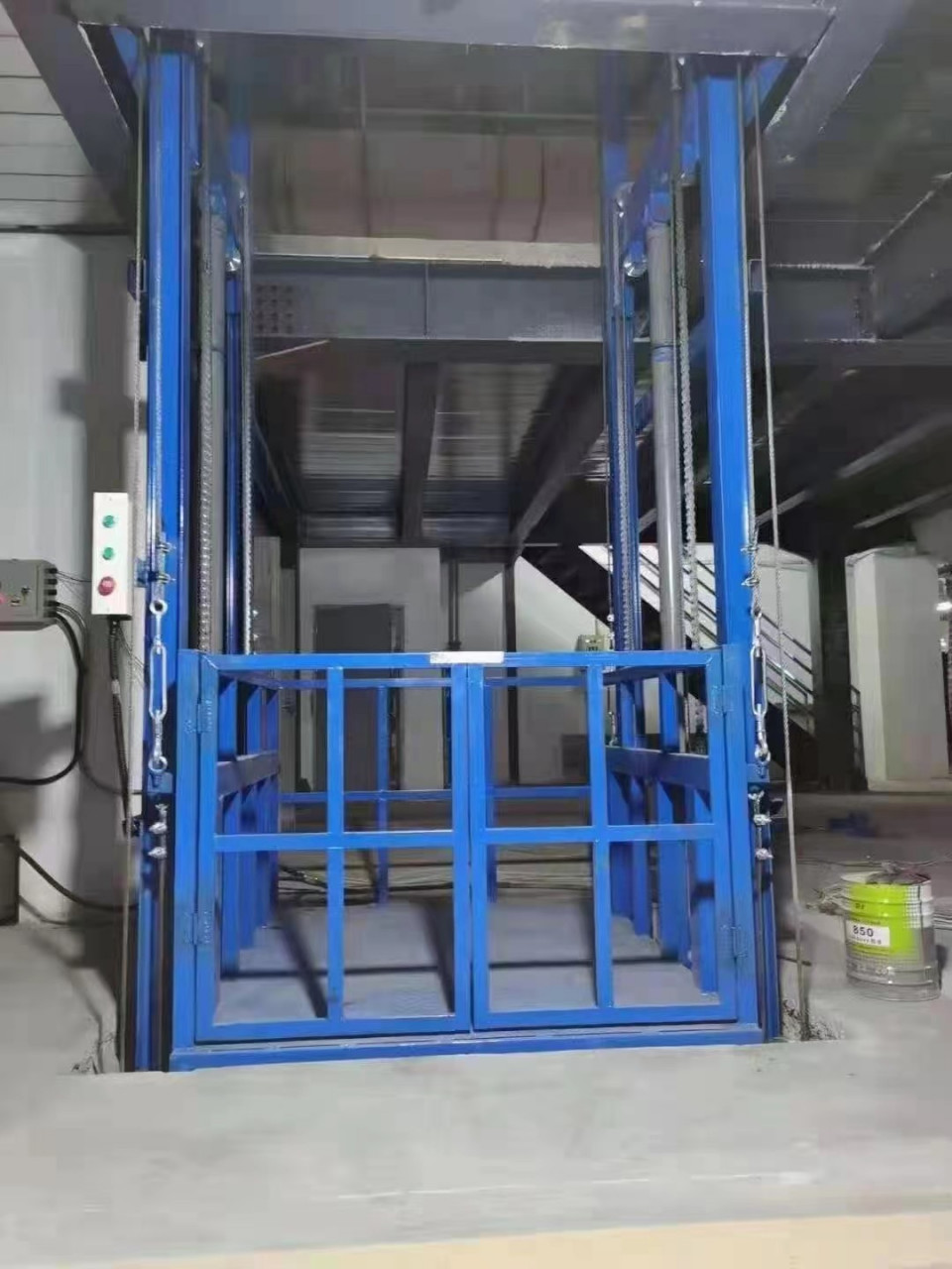 升降货梯厂家,品质保证,可根据客户要求设计制定各种规格型号用途液压