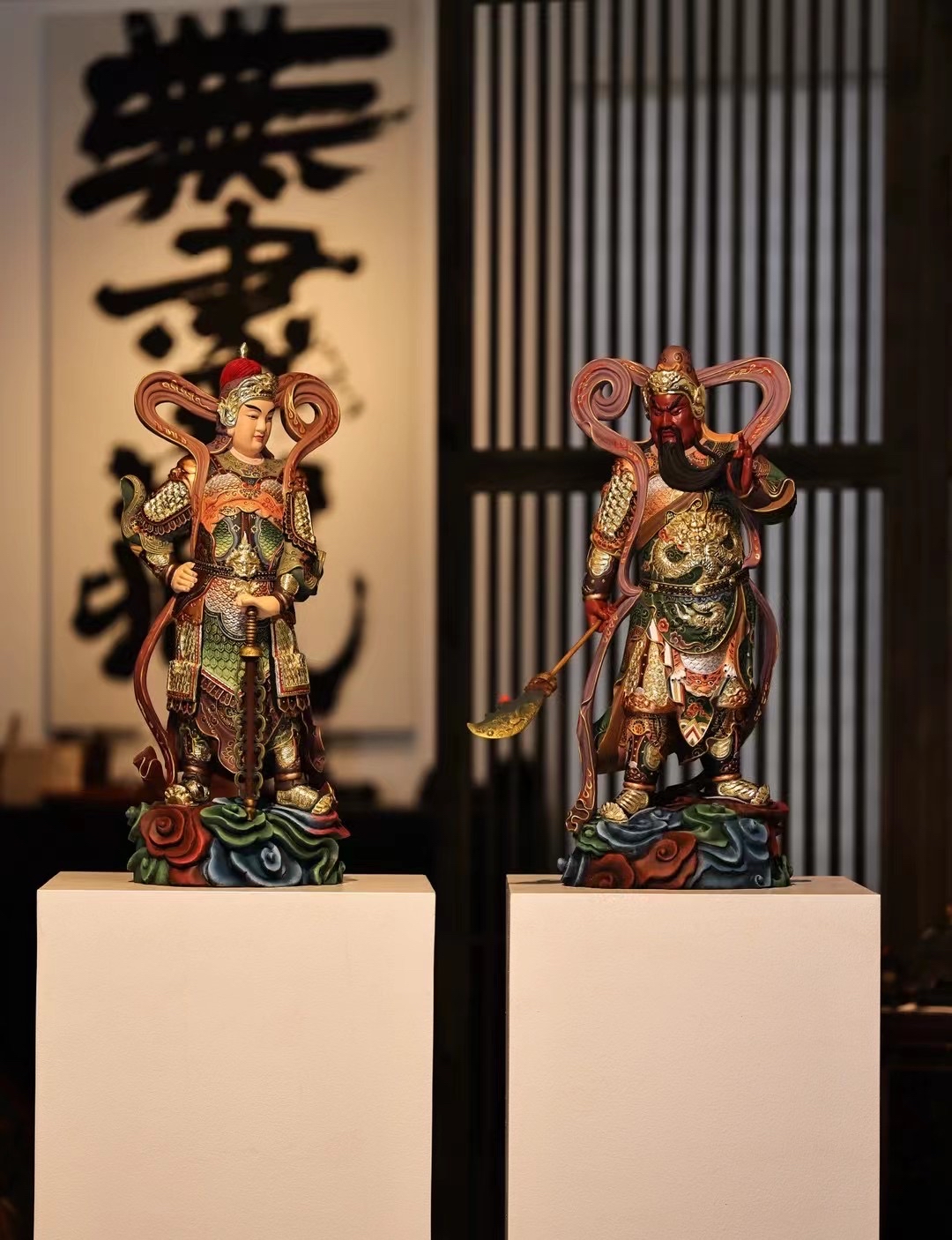 刀法细致衣甲纹饰丰富宝带回旋翻扬韦陀伽蓝立身