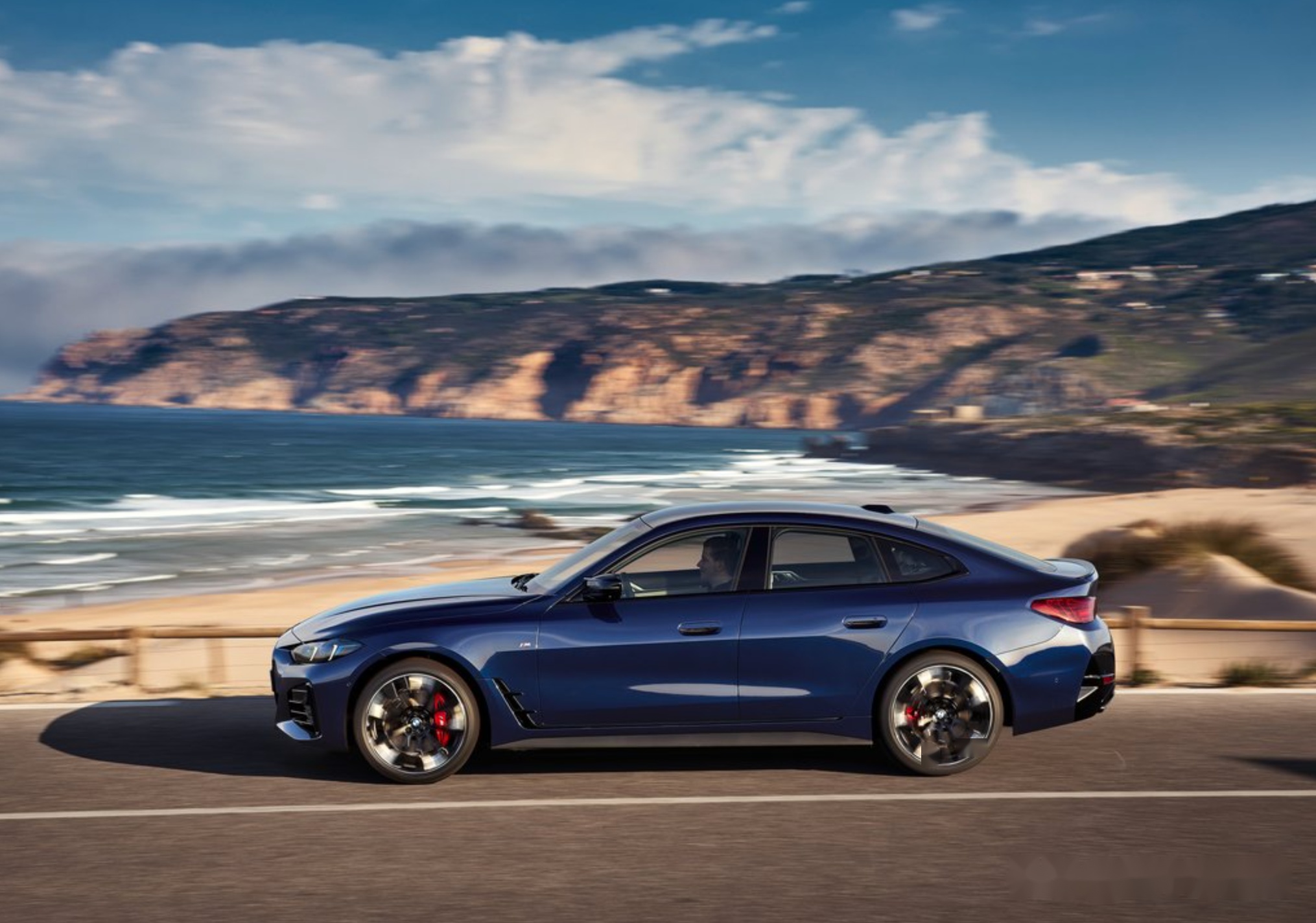 宝马4系四门轿跑新贵8月驾临,老款性价比之王38.69万起