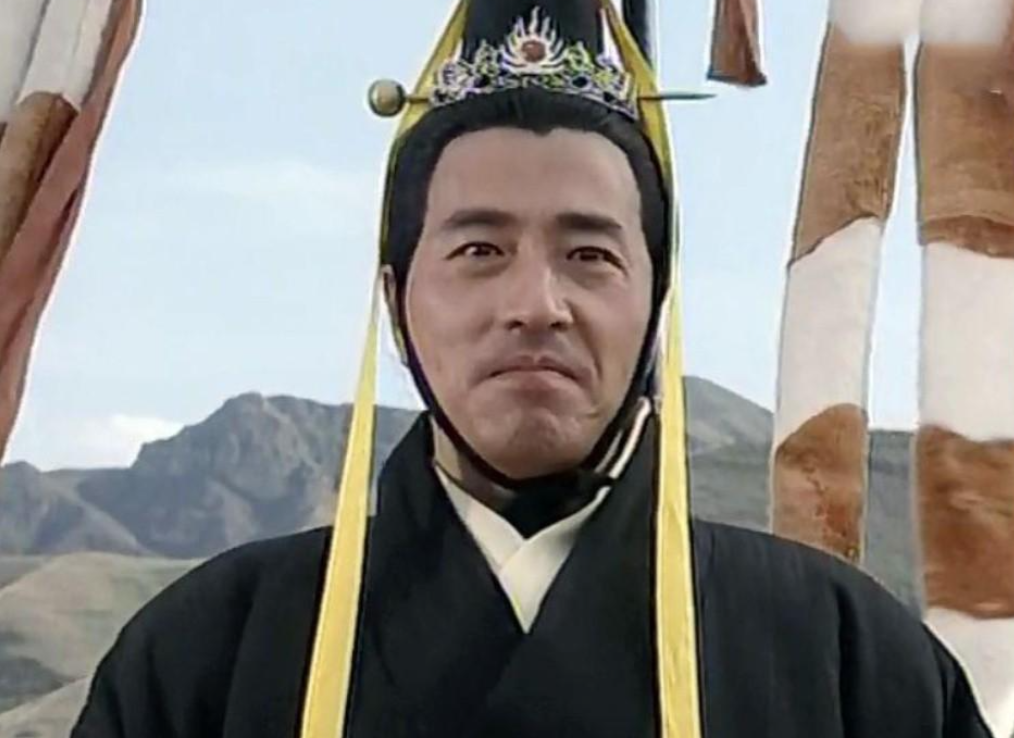 太子得知父皇册立弟弟为君,连夜包围王宫,亲眼目睹父亲上吊自杀