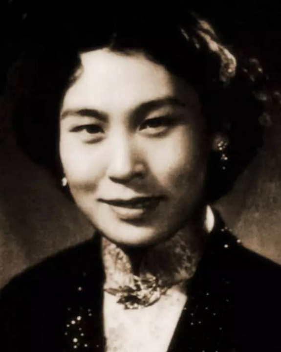 程门唯一的女弟子,6岁学戏,13岁被拐,28岁被周总理改了名字