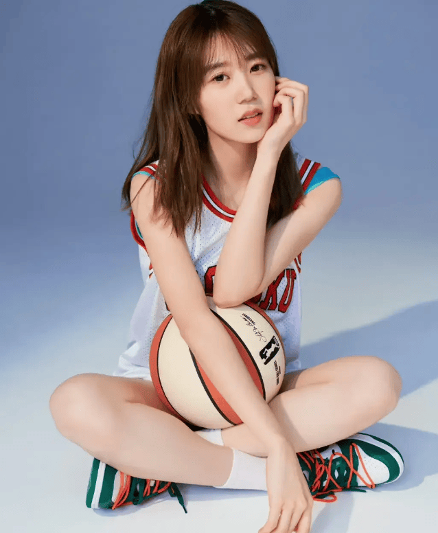 11位腾讯体育美女主播,颜值爆表,看主播讲解比赛已经不再重要