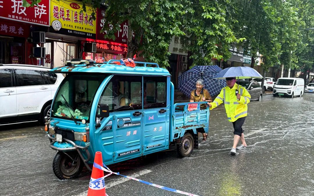 鹿邑交警队全体的照片图片