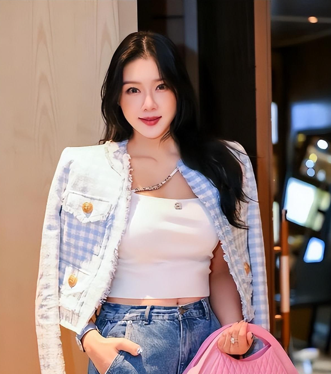 拿捏高虎傍富少李泽楷,致使林丹婚内出轨,无名模特赵雅淇凭什么