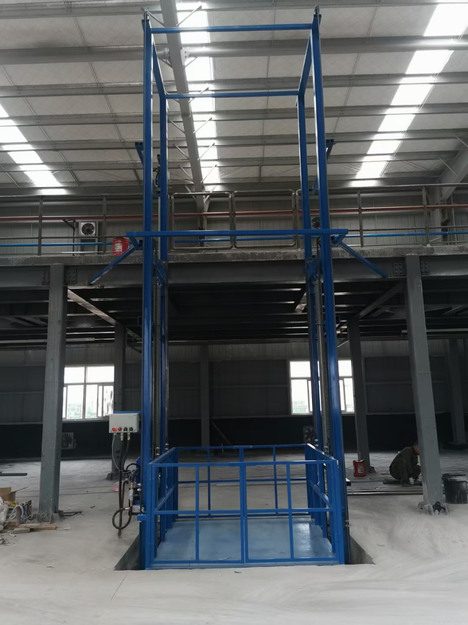 升降货梯厂家,品质保证,可根据客户要求设计制定各种规格型号用途液压