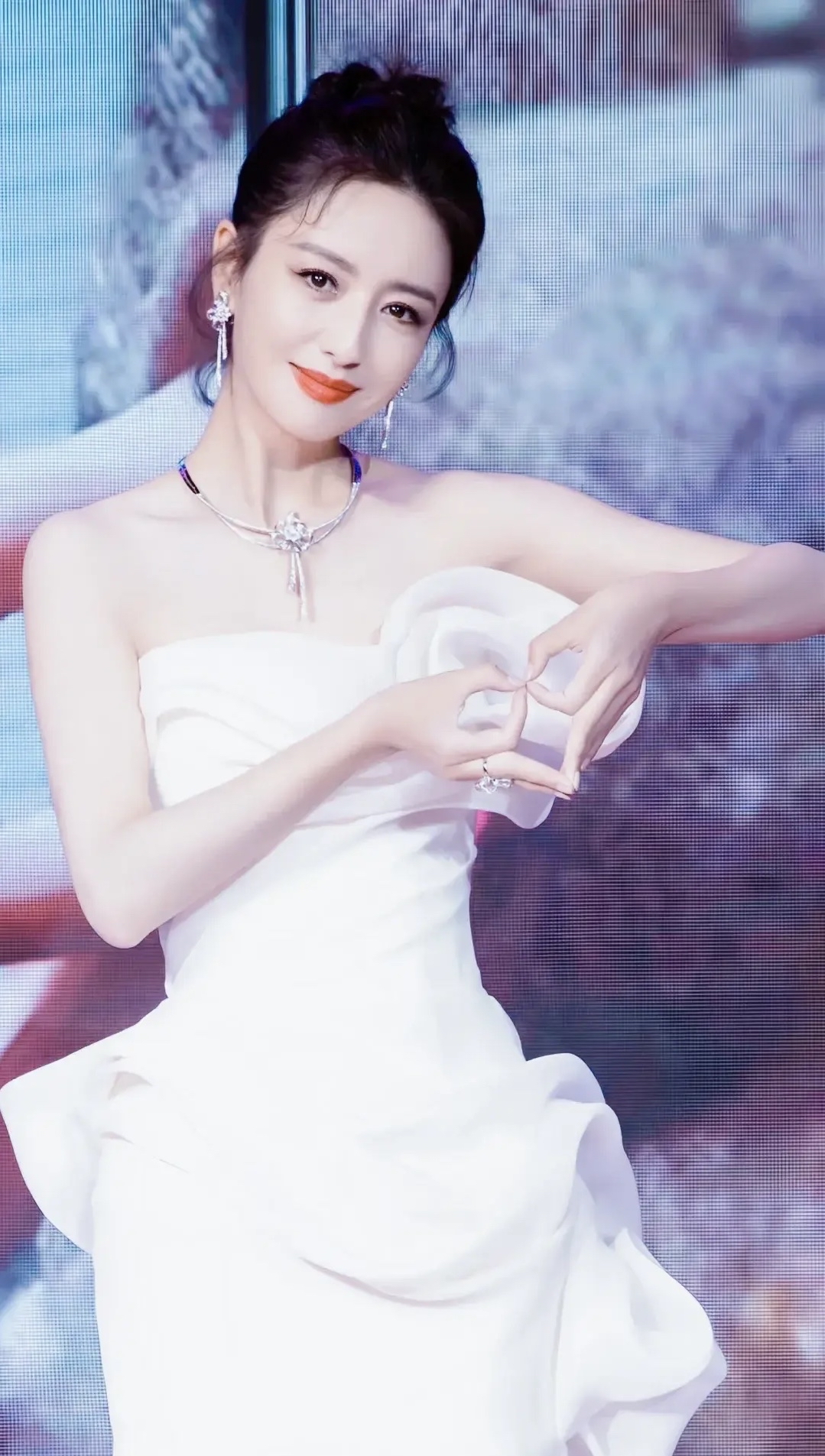 "佟丽娅盛世容颜 佟丽娅,拥有倾国倾城之貌.