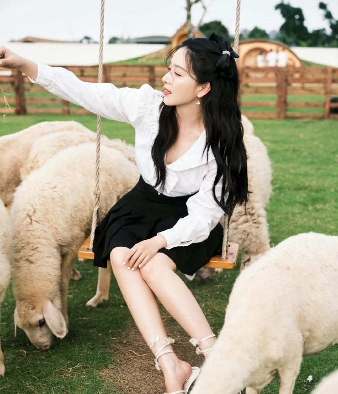 阚清子美腿杀,甜美优雅让人着迷!