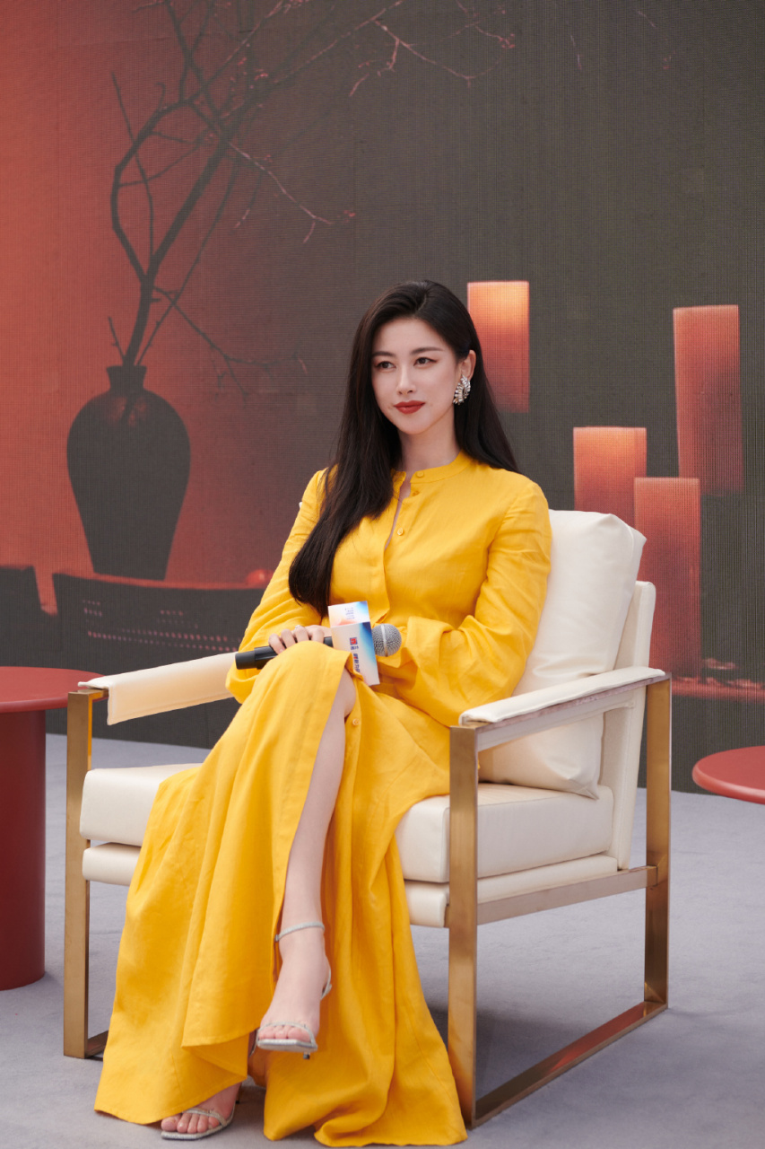 朱珠受邀出席"立邦中国"魔术漆1周年活动