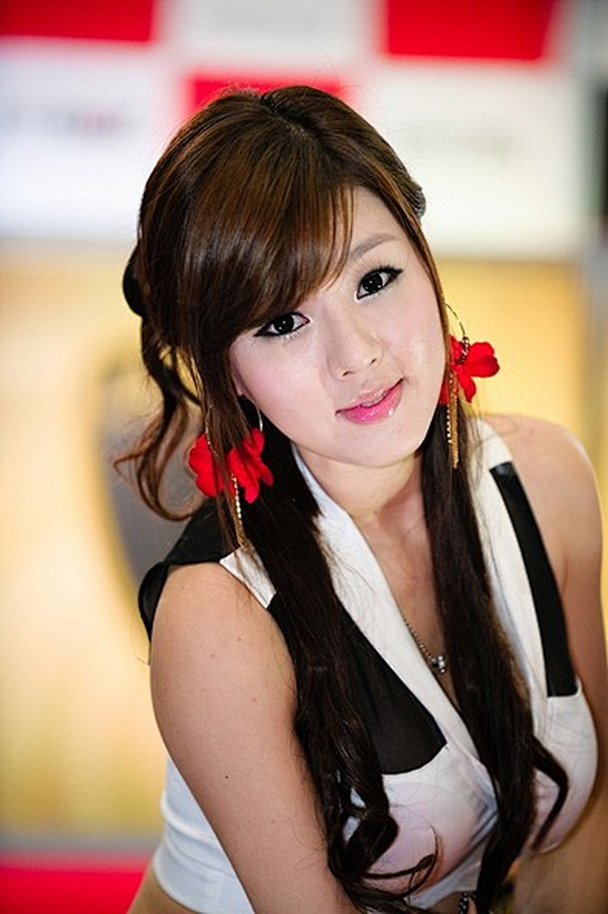 韩国顶级车模黄美姬,前凸后翘大长腿