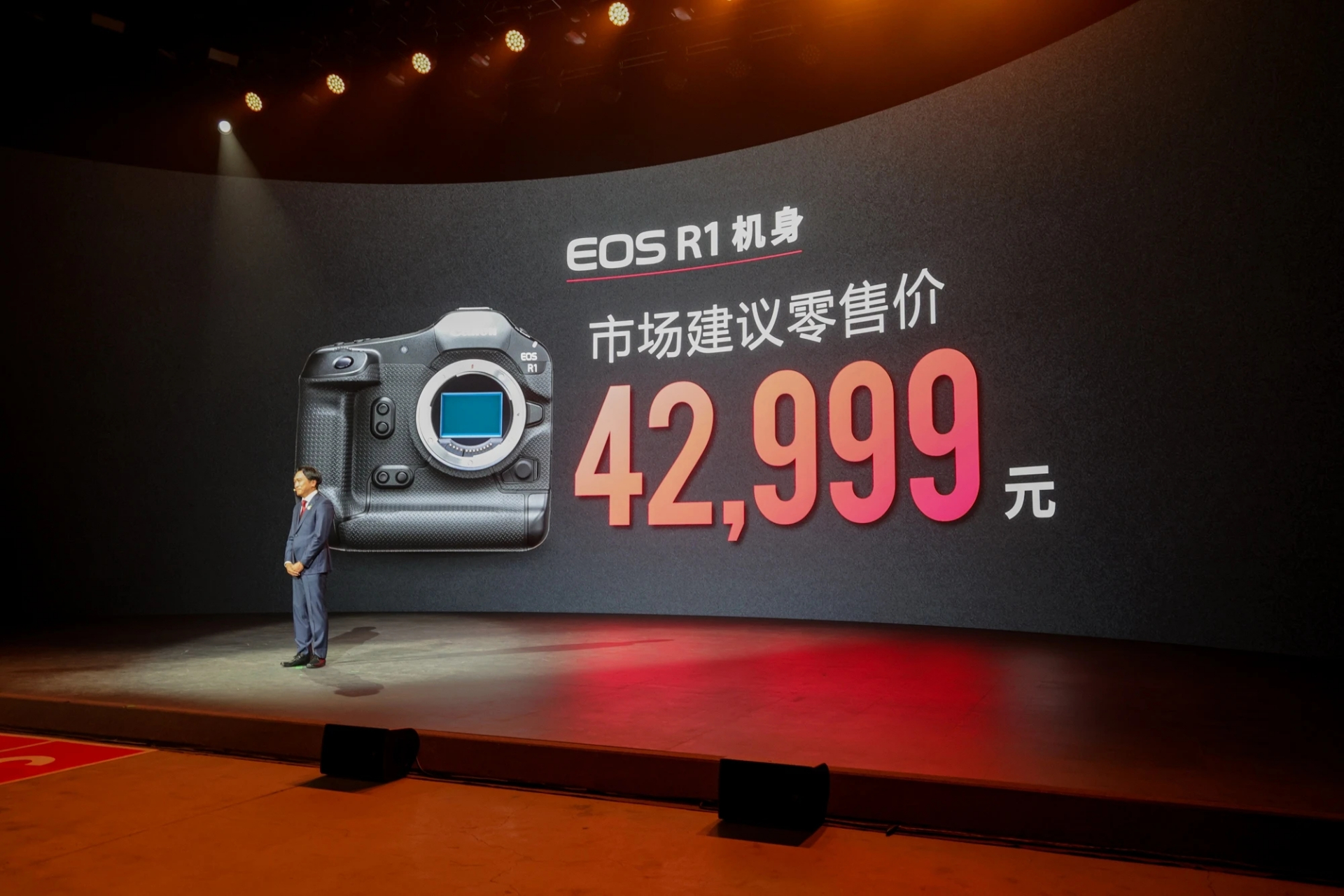 从2018年发布第一款eosr试水机以来,已经过去了6年,佳能发布了eosr