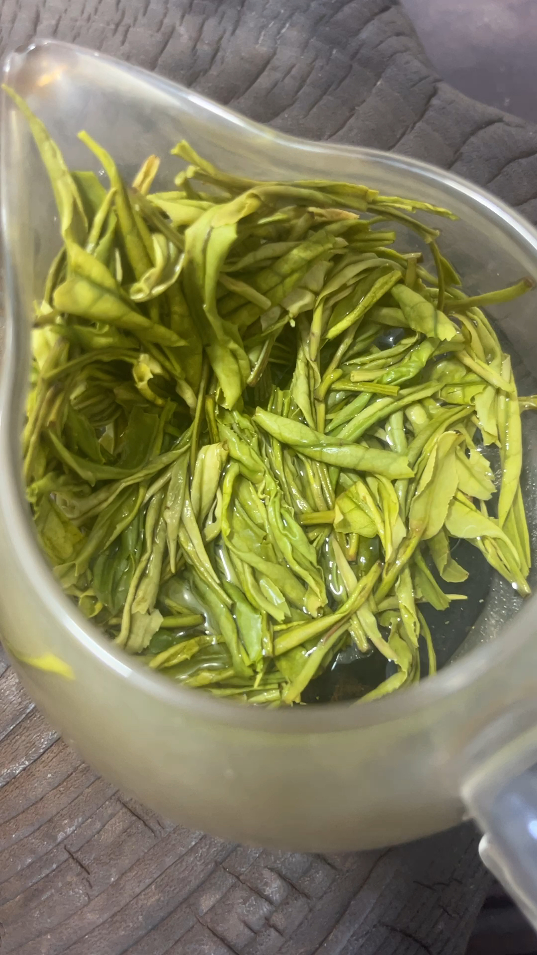 鲜爽甘甜的高山白茶