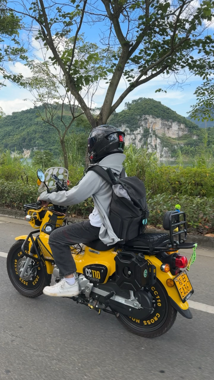 在广西骑这个车也太拉风了吧,你们都骑什么摩托车?