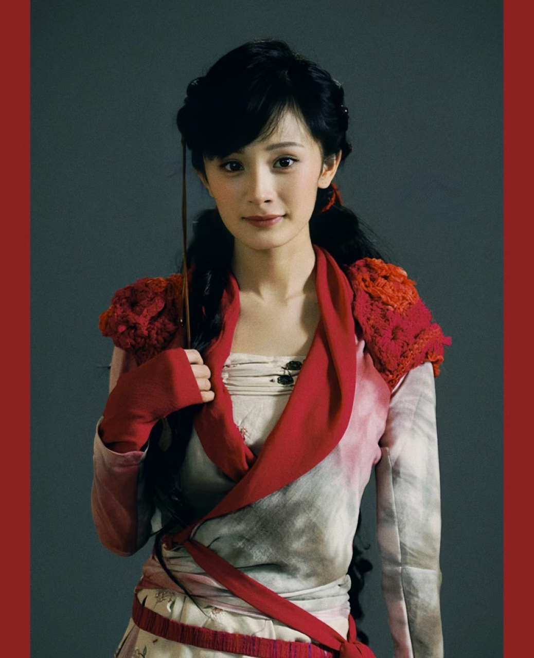 十几年过去了,再看仙剑三雪见的定妆照,还是会被惊艳,当年的杨幂真的