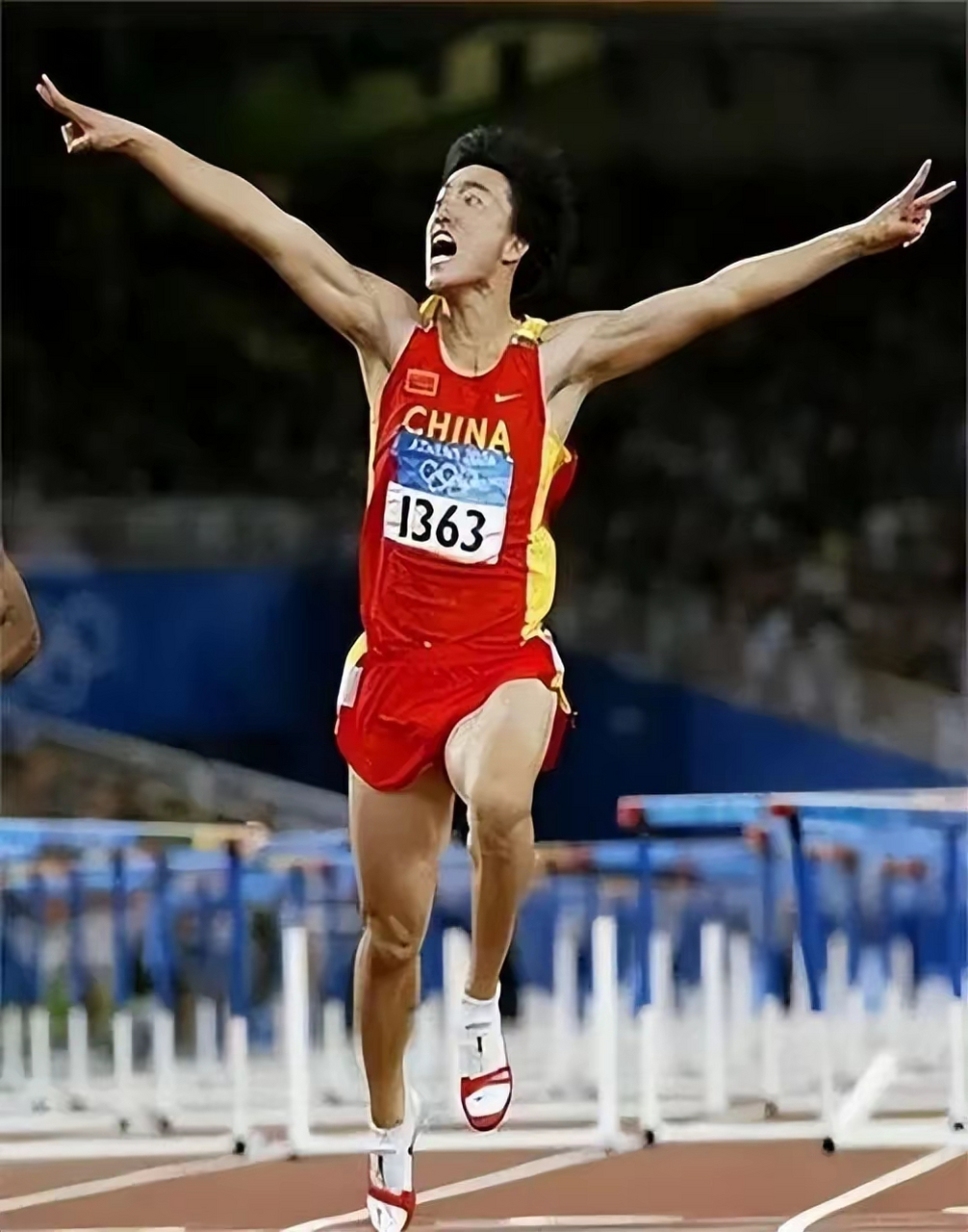 我的奥运记忆#  奥运会上我最深刻的记忆就是2004年雅典奥运会,刘翔