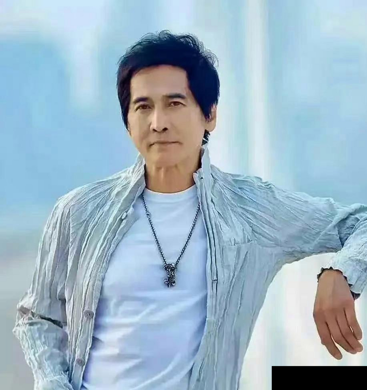 近日,有消息称,知名歌手齐秦疑似患肺癌晚期,正在北京接受治疗