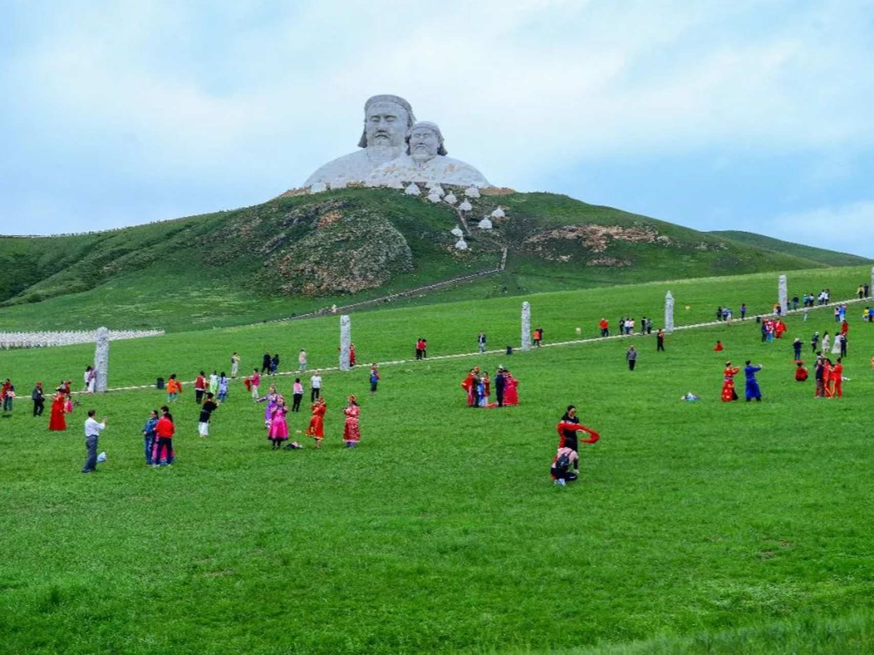 内蒙古最高山图片