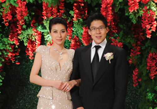郭晶晶的结婚照好漂亮,她和丈夫霍启刚的幸福溢于言表
