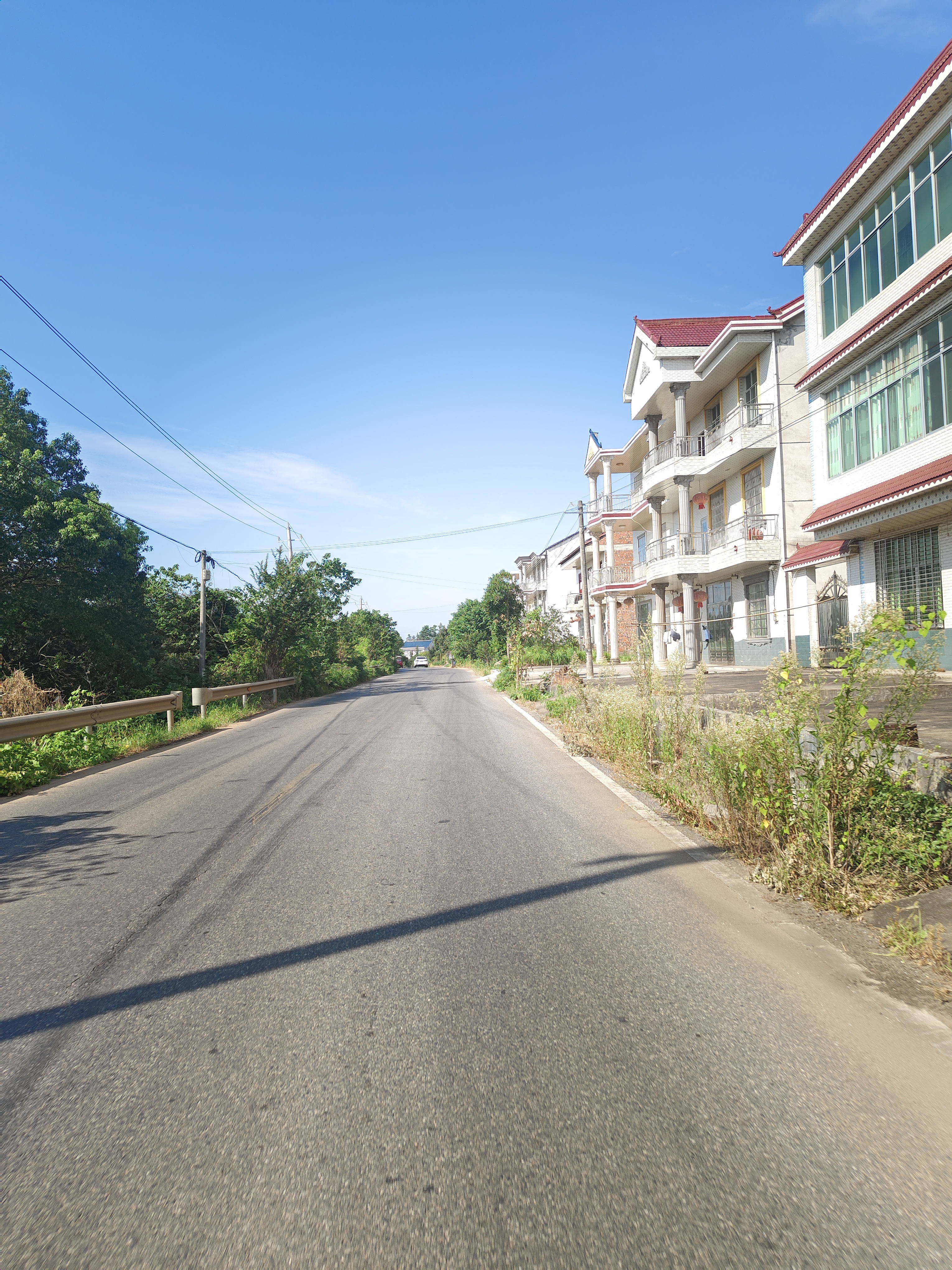 新丰县最吴乡村镇道路照片城镇村道路用地二级地类实拍照片城乡相接路