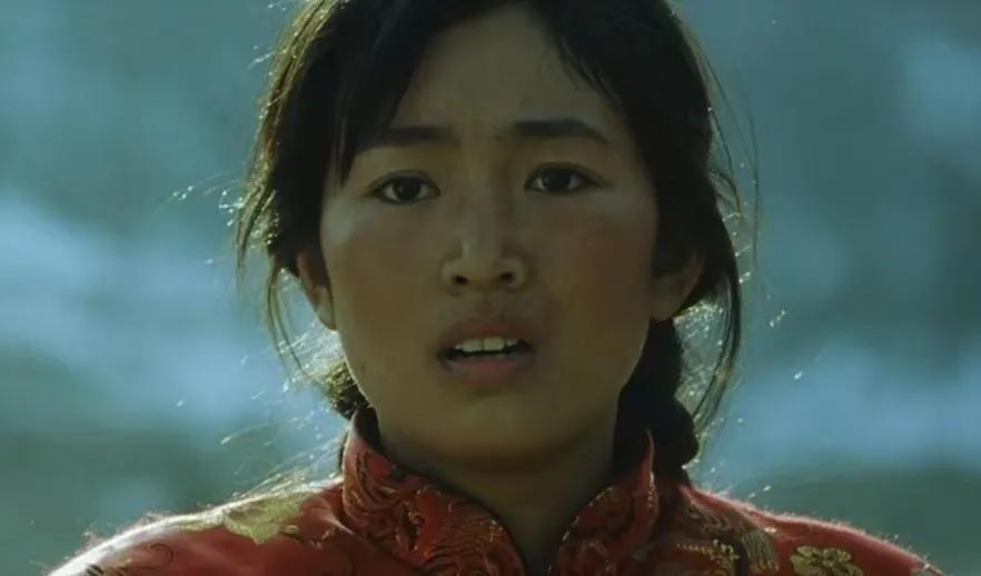 "村花"千万别乱演,有人娇俏灵动,有人却像被炮炸过一样!