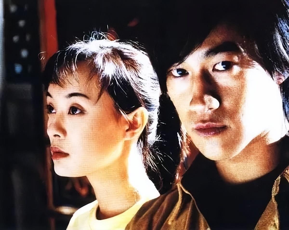 何润东:三次表白孙俪被拒,41岁娶柜姐结婚,婚后多年无子也幸福