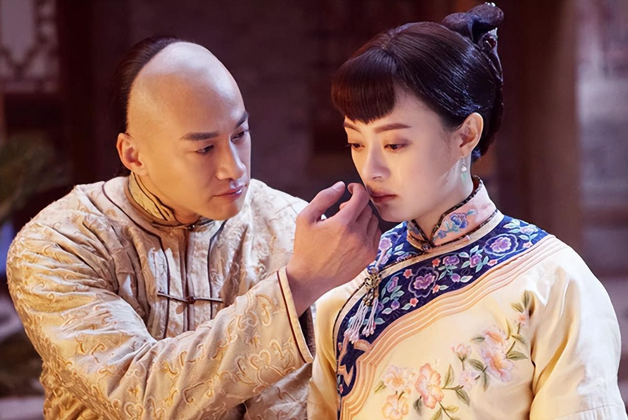 何润东:三次表白孙俪被拒,41岁娶柜姐结婚,婚后多年无子也幸福