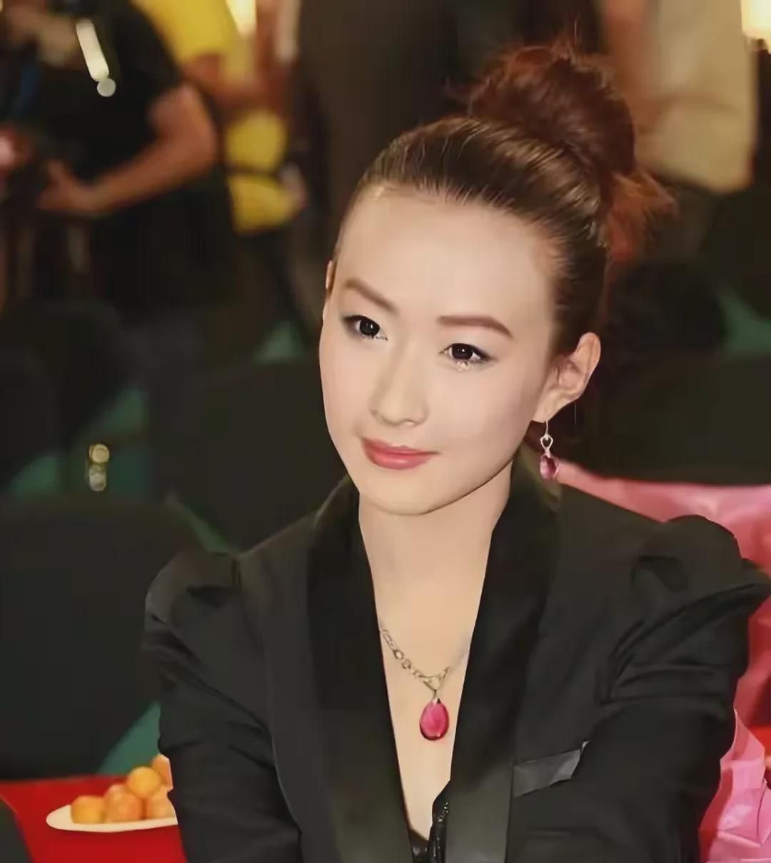 广东最美女首富  林晓芸,85年,身高166cm,体重48kg,新加坡华裔.