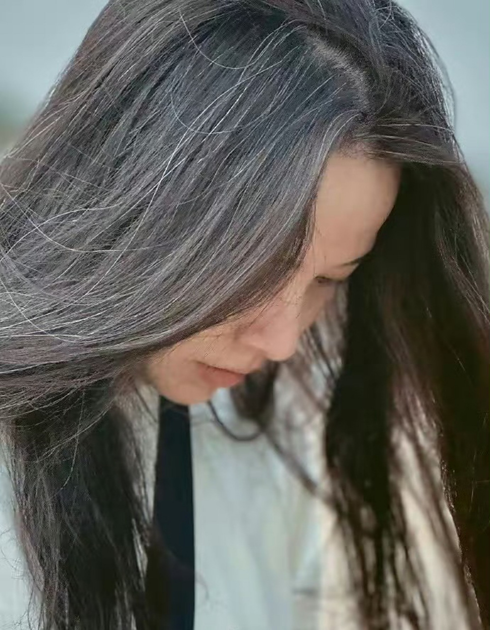 靳东老婆李佳最新营业照上线