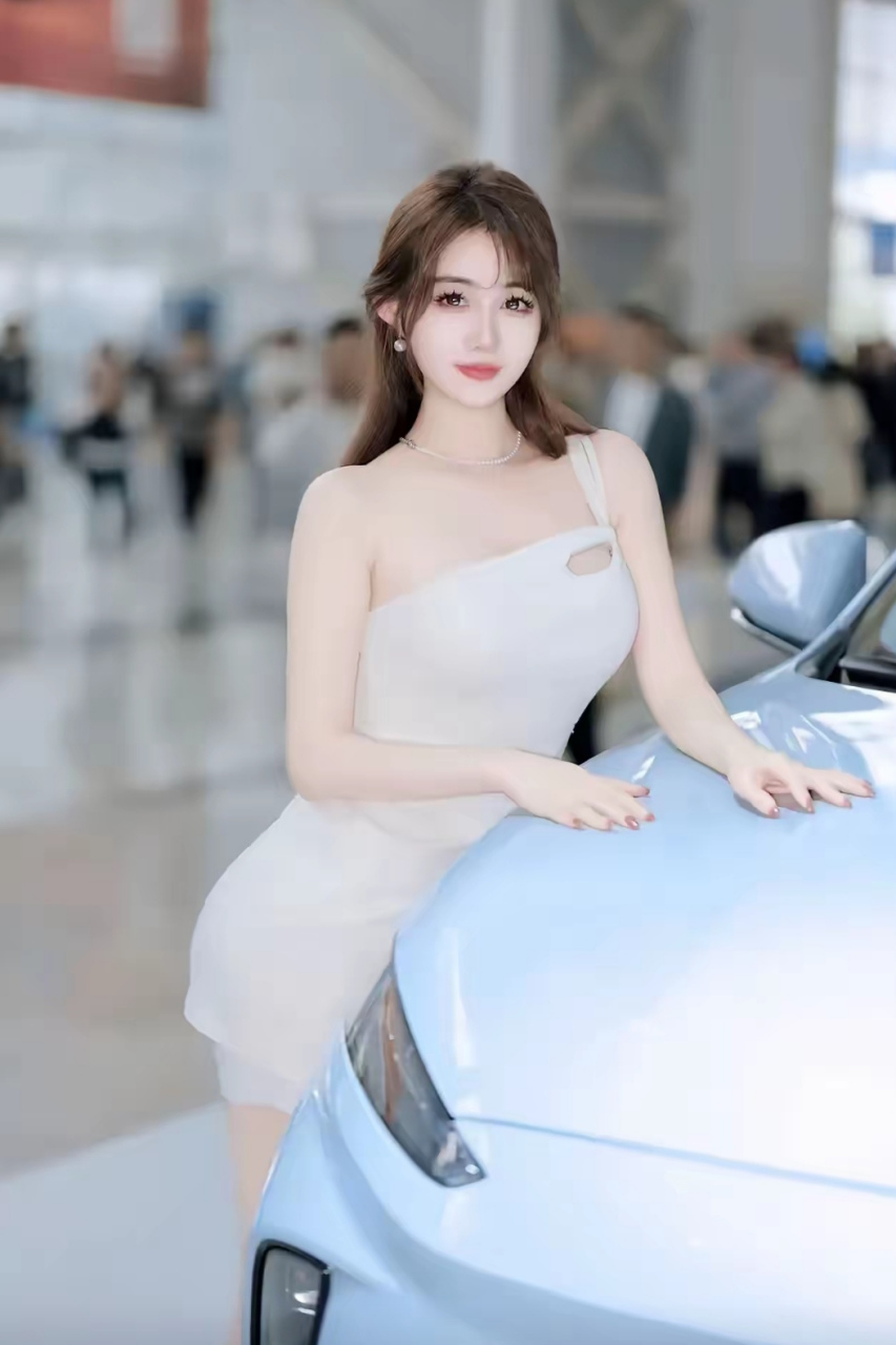 上海车展美女篇往下看13P有美女兽兽哦摄影论坛