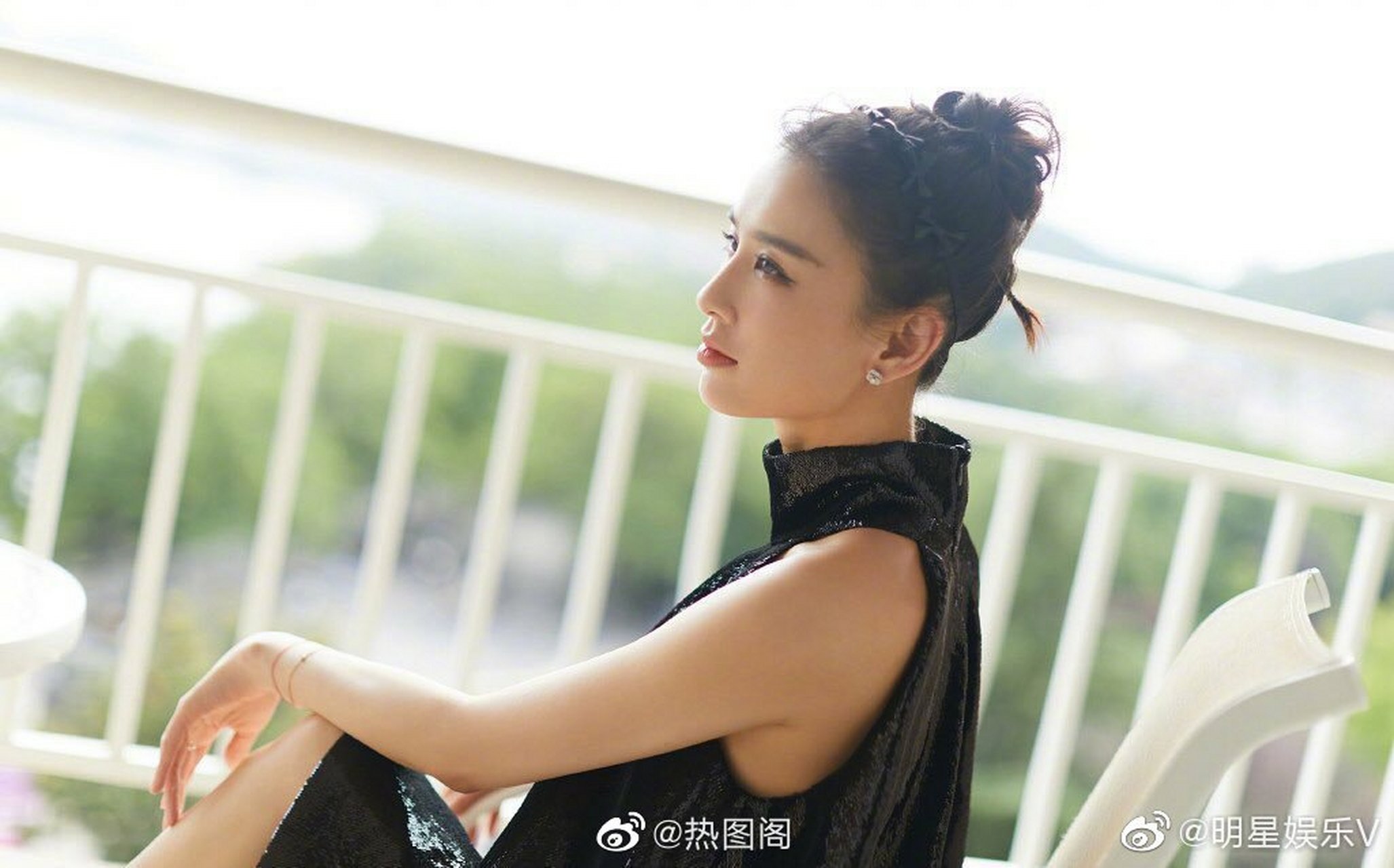 黄圣依# 丸子头大长腿,精致小仙女哦!