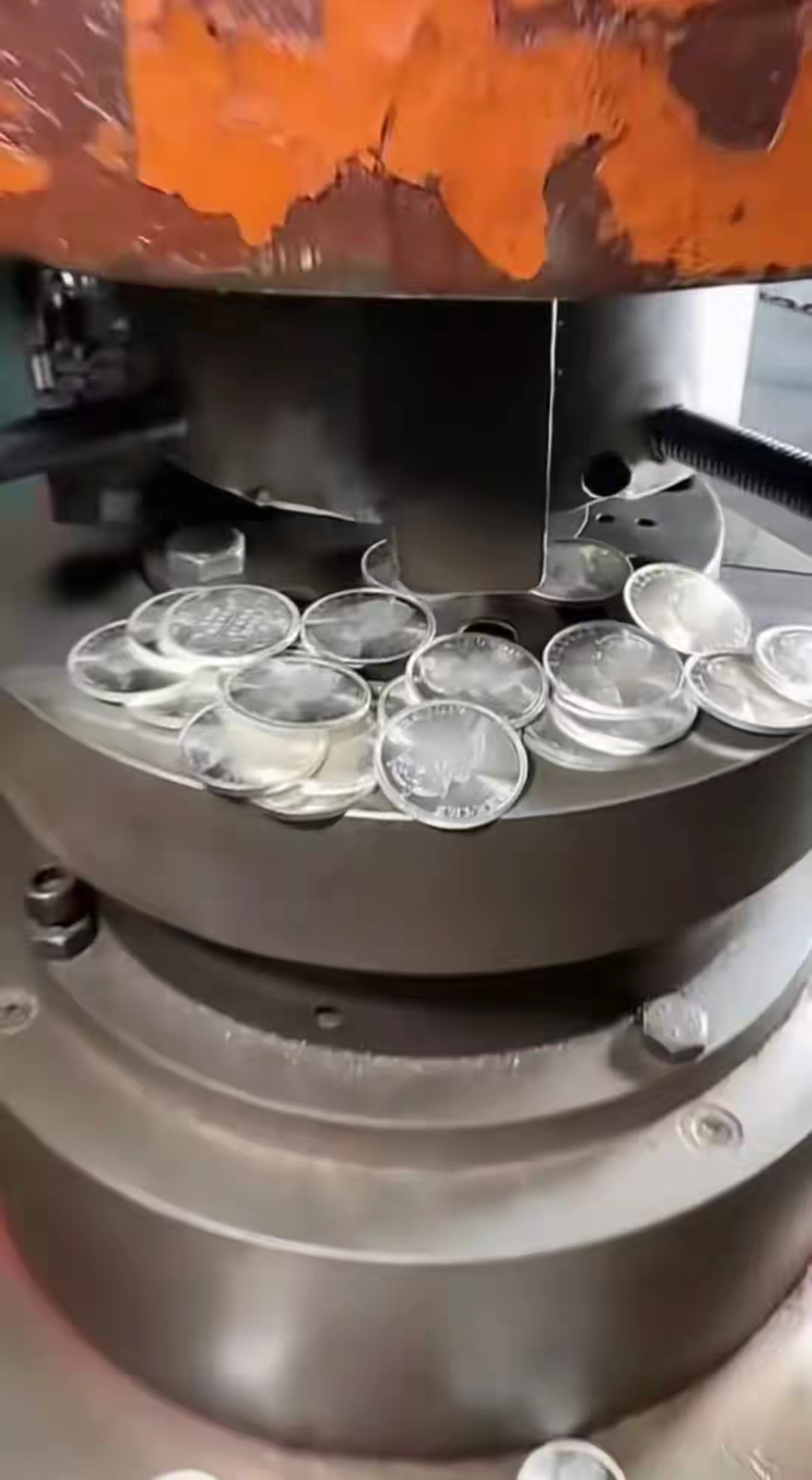 银元冲压机现代银元加工模具制作银元宝的模具银币水测量方法冲床做