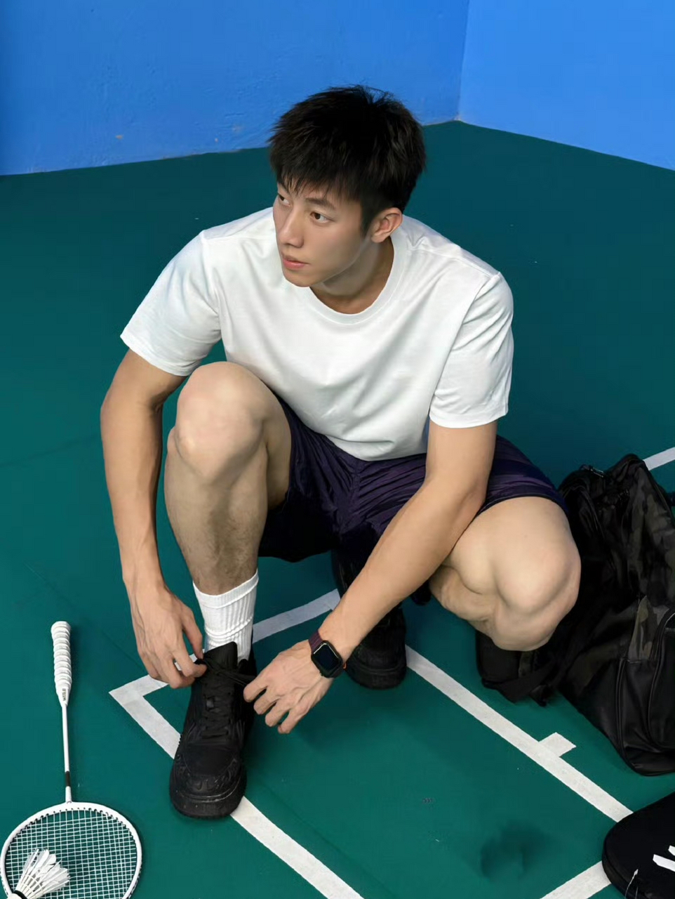 打羽毛球的帅哥#动态连更挑战# #帅哥# #体育生#   每日分享几句情感