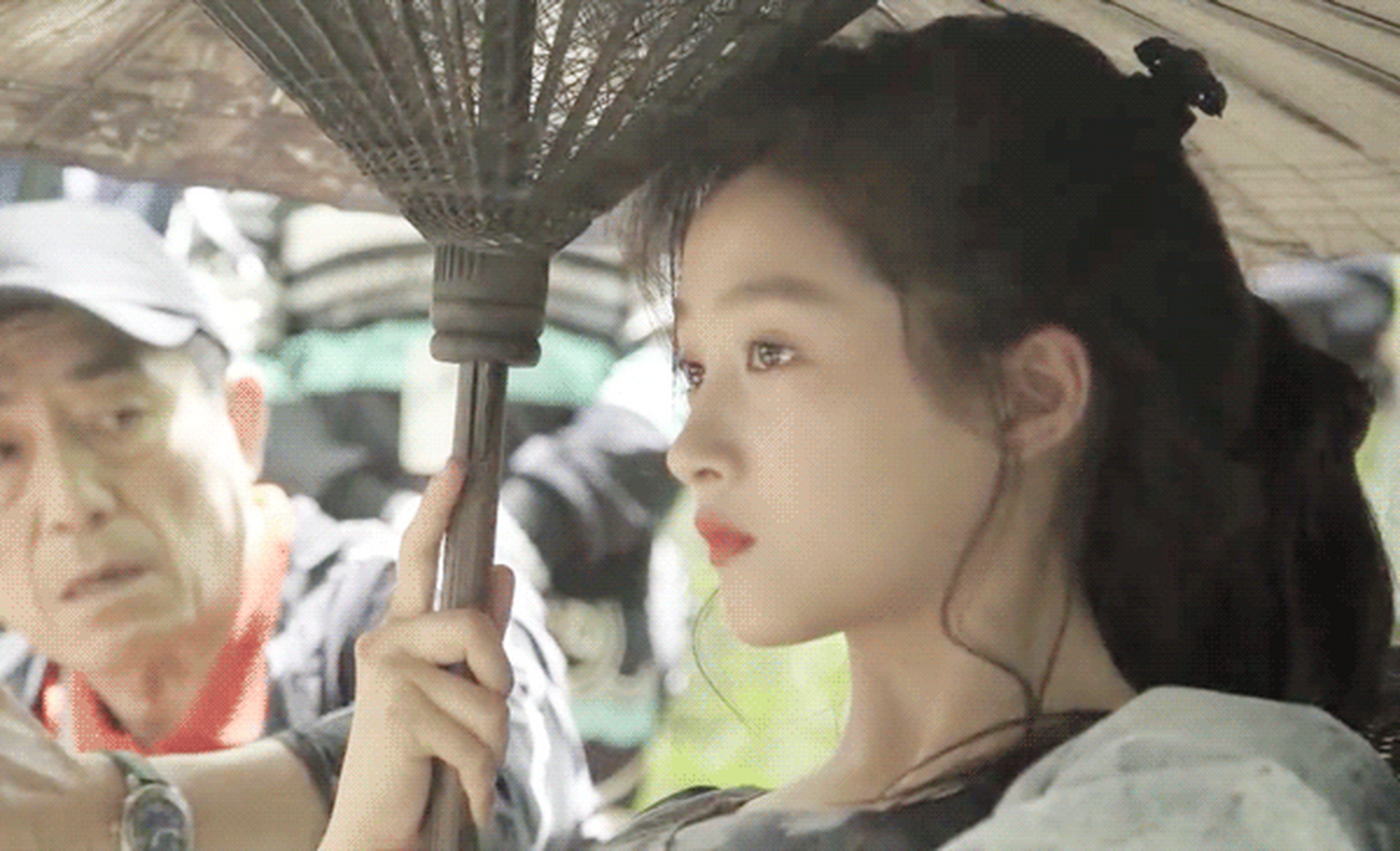 再看还是会被关晓彤的青萍惊艳到.