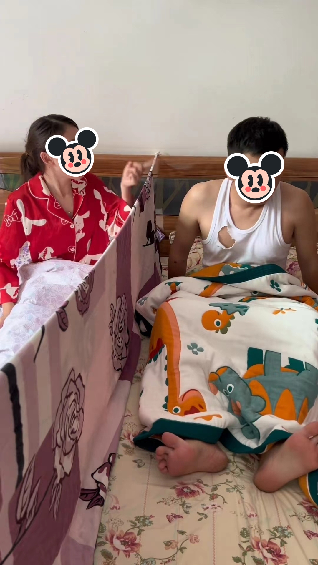 男子与妻子冷战分开睡,妻子低头服软,两人才重归于好