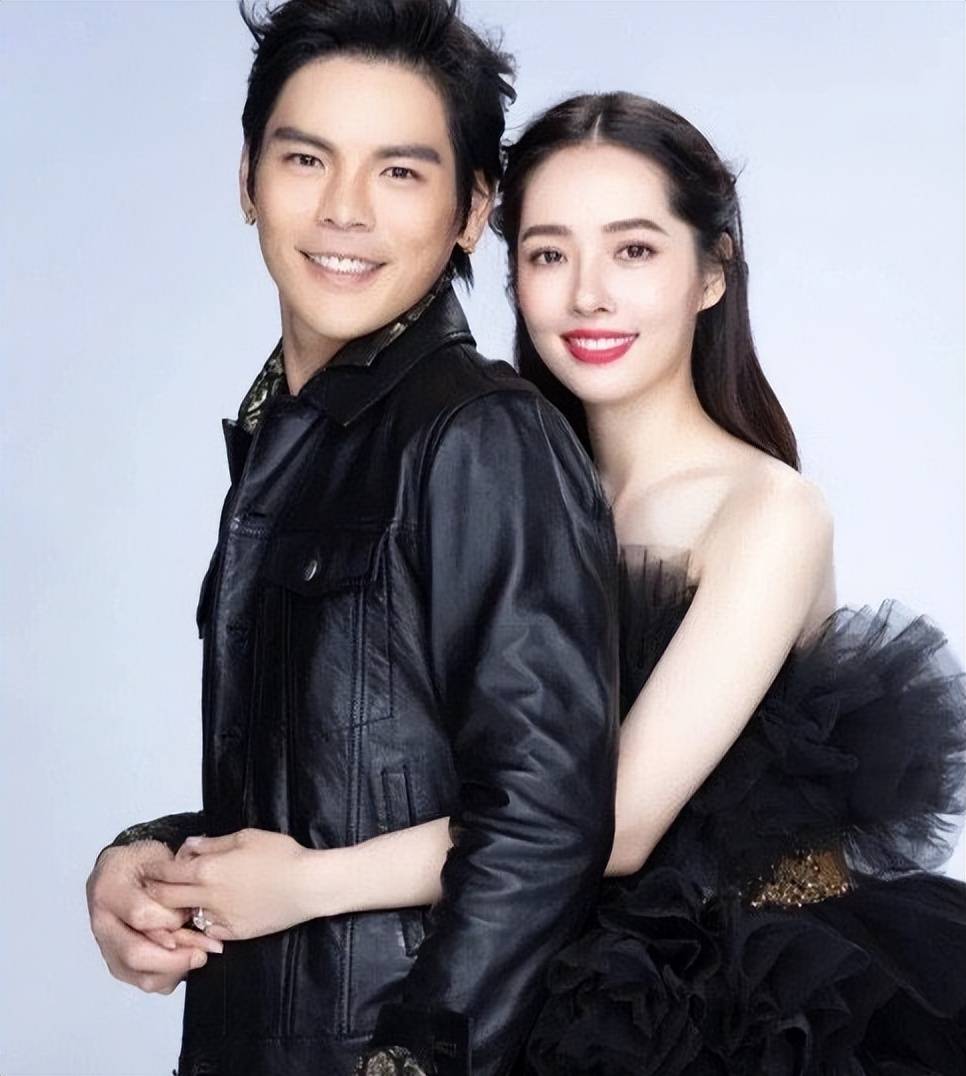 向佐郭碧婷一家泰国旅游,夜市溜达,被赞接地气