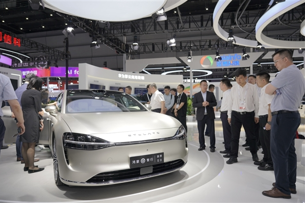 华为参展联通全球合作伙伴大会：汽车、手机、全屋智能等悉数亮相